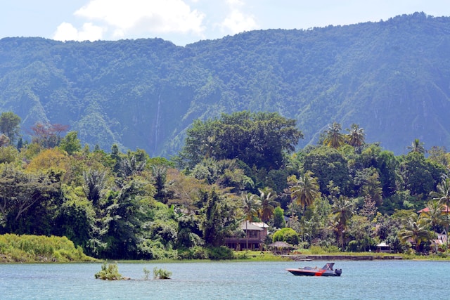 Lake Toba Tour Package